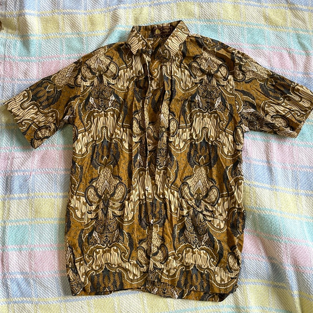 Surya Indonesia cotton batik button down short sleeve shirt small